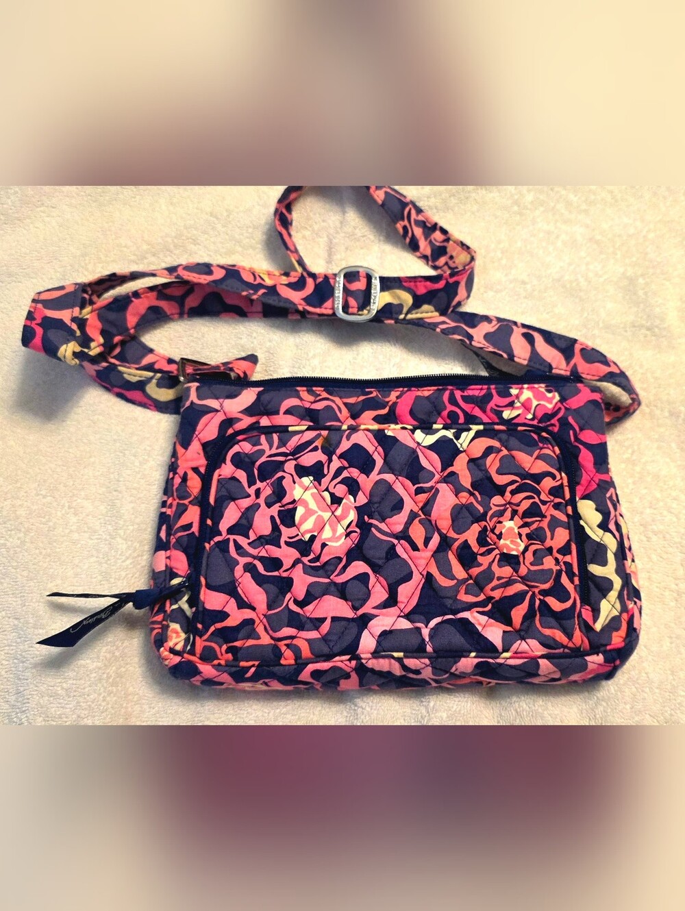 Vera Bradley Crossbody Bag - Mod Floral Pink Pattern (Retired) Excellent Cond.